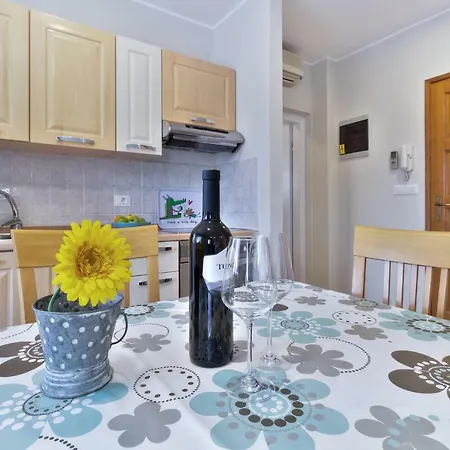 City Center Blue Dream Apartment Umag Exterior photo